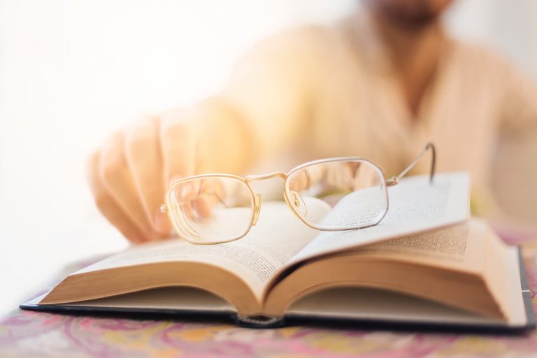 Es el momento elige tus gafas de lectura para ver con claridad