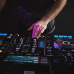 Cómo planificar un evento con DJ