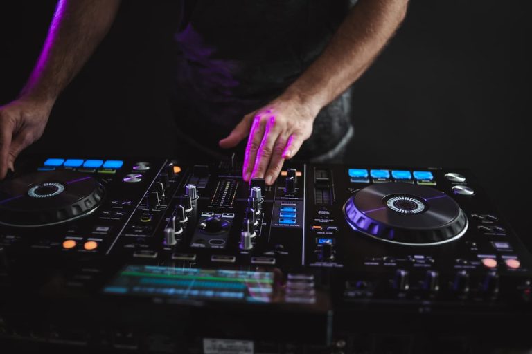 Cómo planificar un evento con DJ