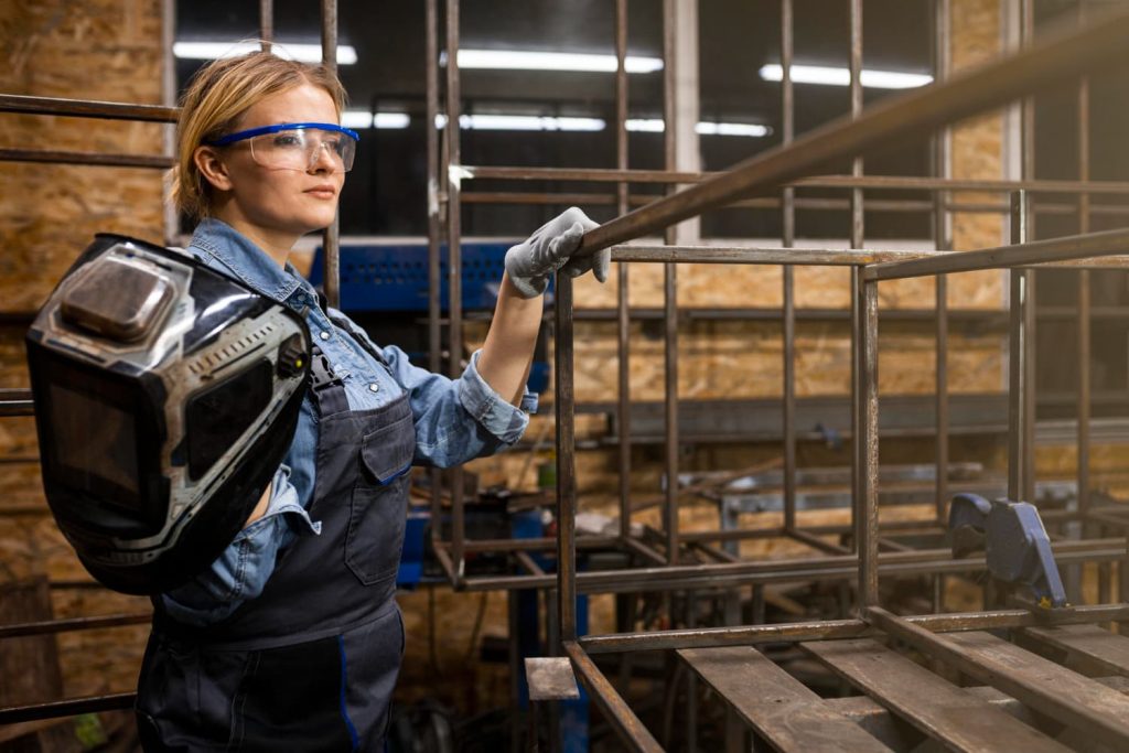 La carpintería metálica como clave en la construcción moderna y el diseño industrial