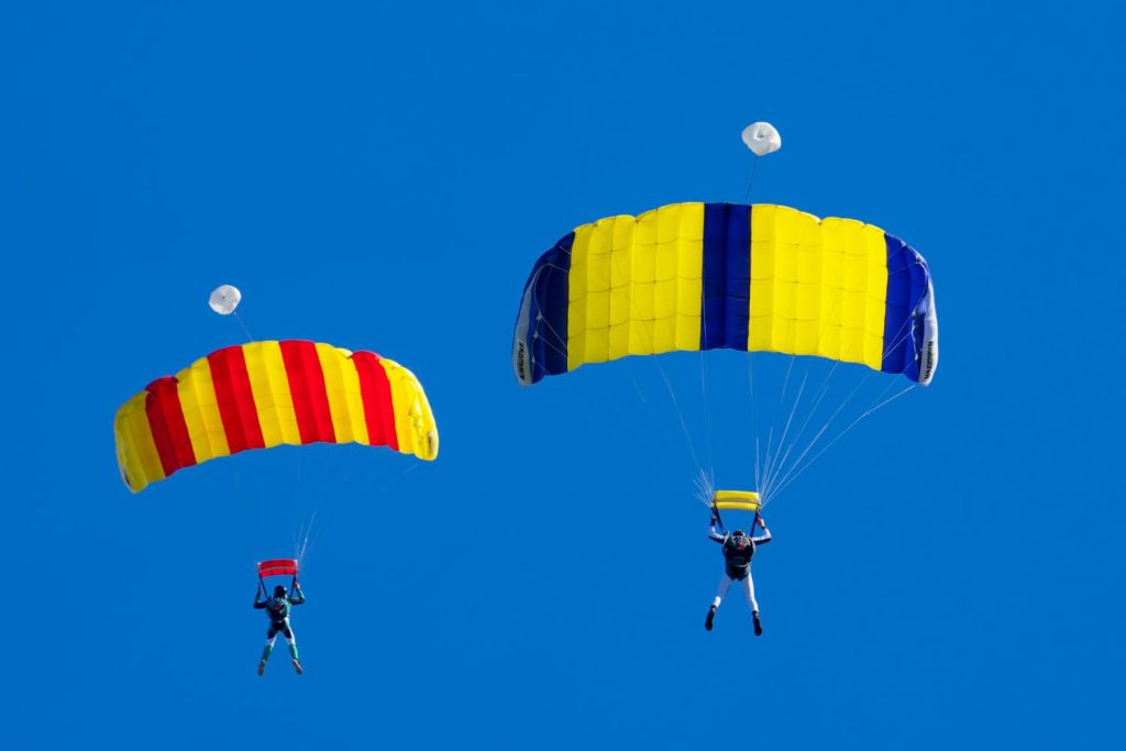 La experiencia de salto tándem parapente revoluciona el ocio aéreo en España